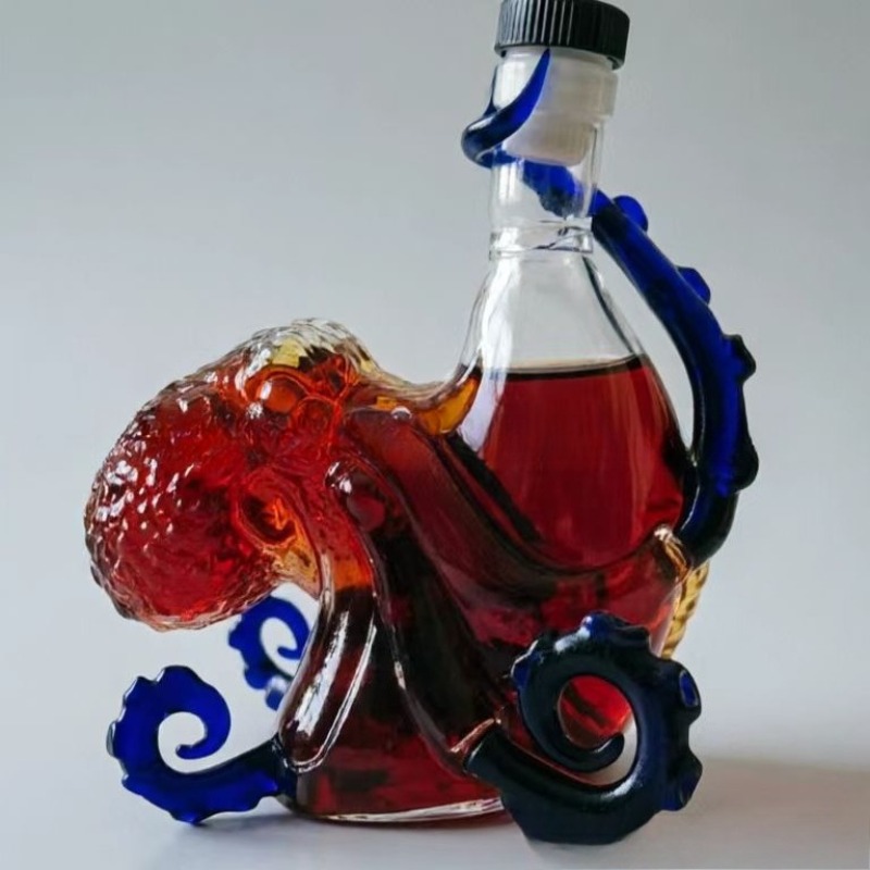 Whiskey Decanter, Sea Monster  - Vintage Collectible Glassware 评论和价格