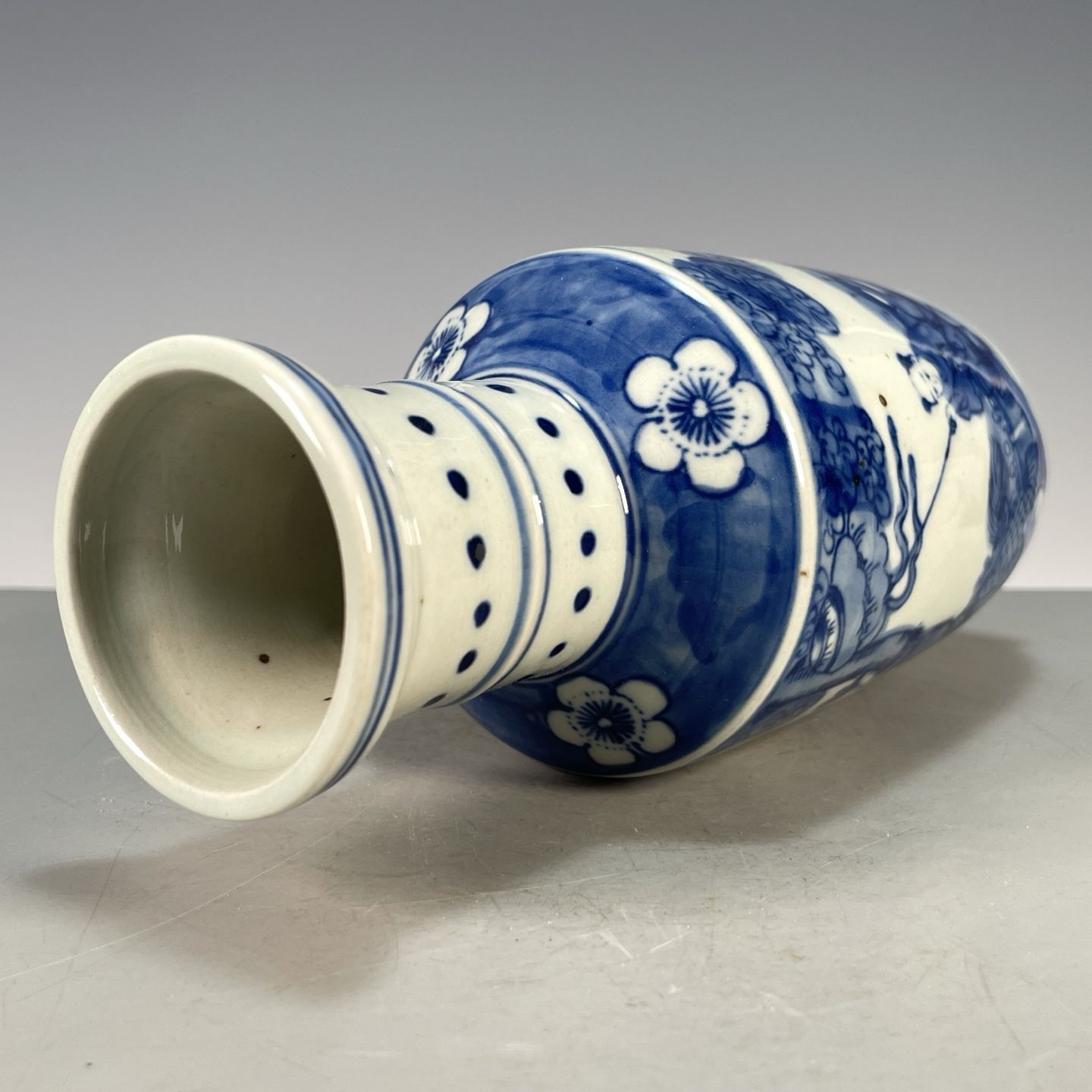 Blue and White Porcelain Roule - Vintage Collectible Pottery 评论和价格