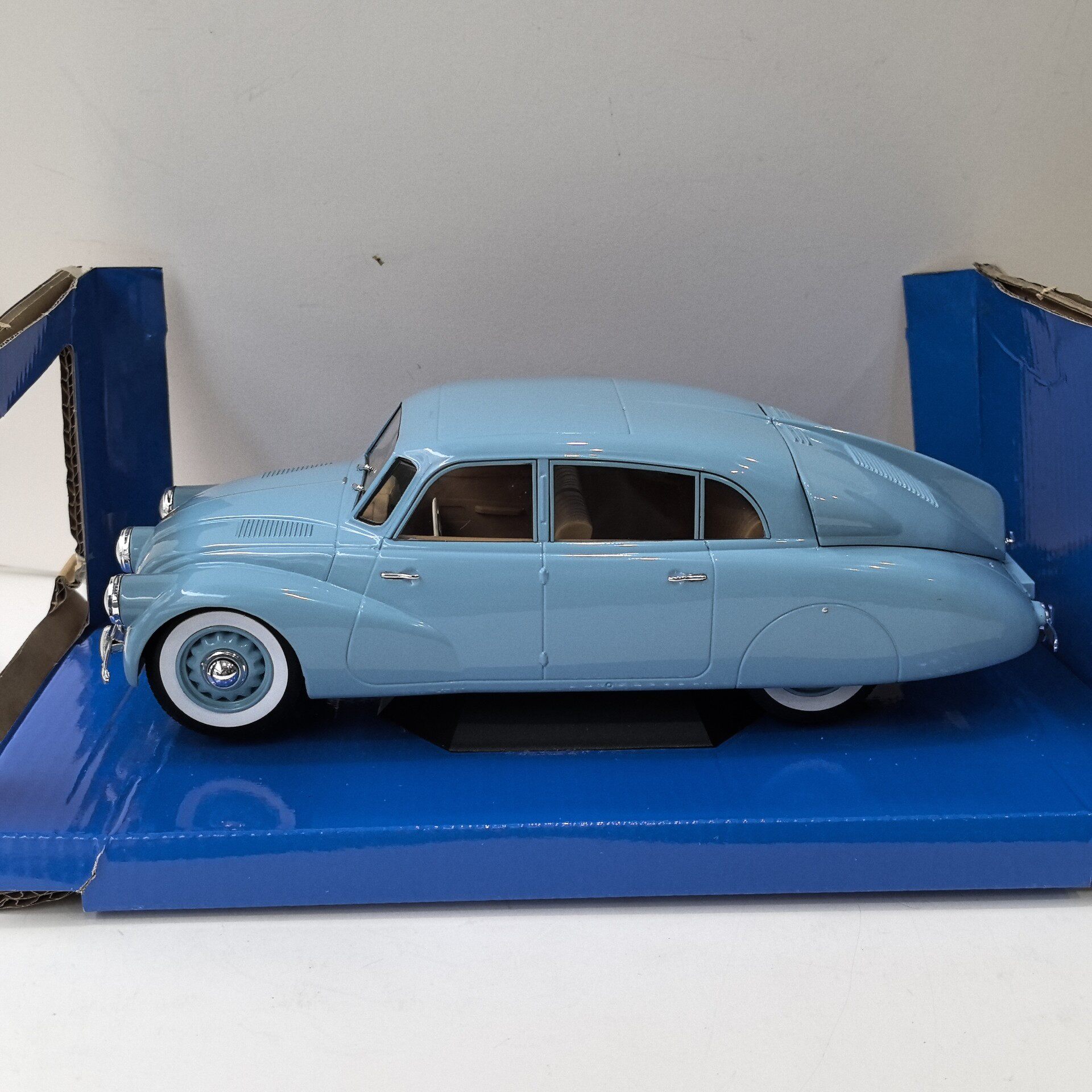 MCG Diecast 1/18 Scale TATRA 8 - Vintage Collectibles 评论和价格
